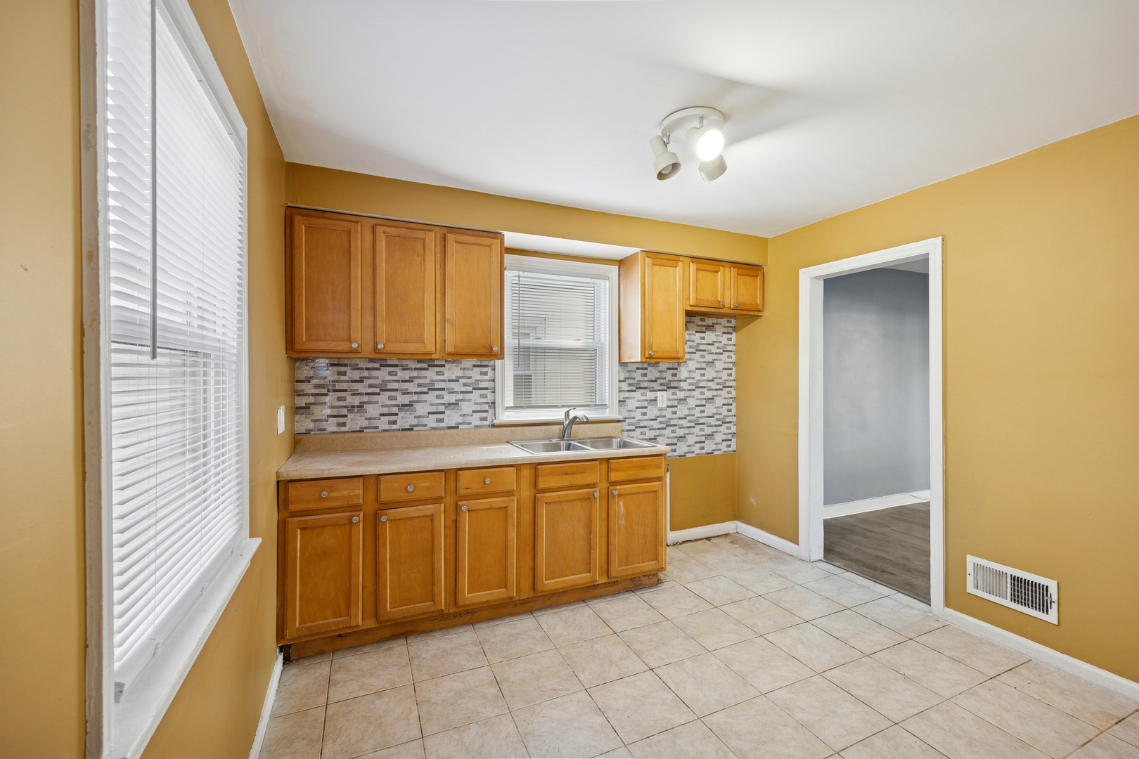 12233 South Morgan Street Chicago, IL 60643 - Photo 8 of 24