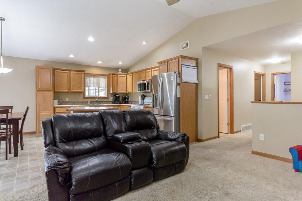 1607 West Giles Road Muskegon, MI 49445 - Photo 5 of 30 00191607Giles_