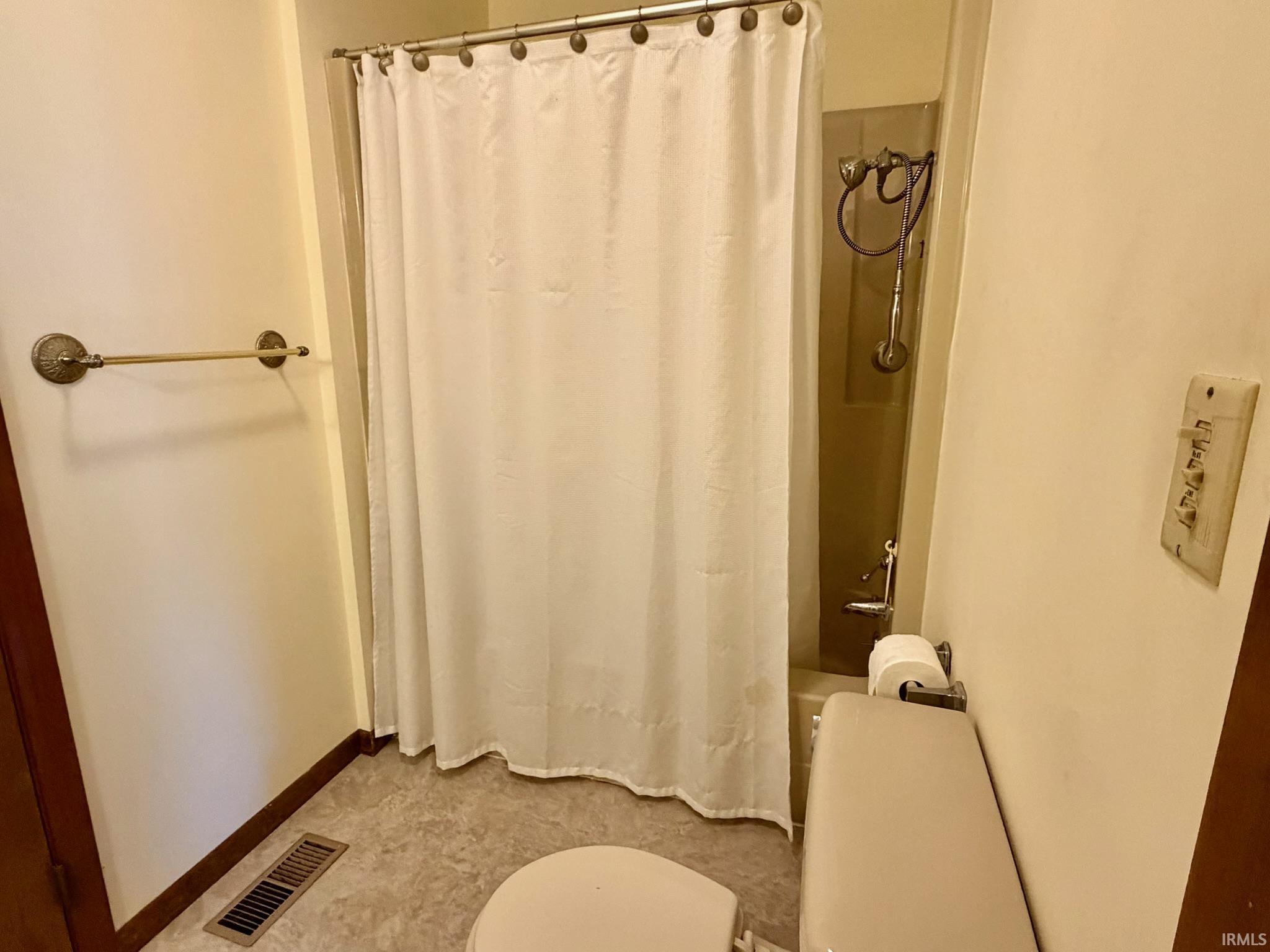 417 Sycamore Drive Bedford, IN 47421 - Photo 25 of 33