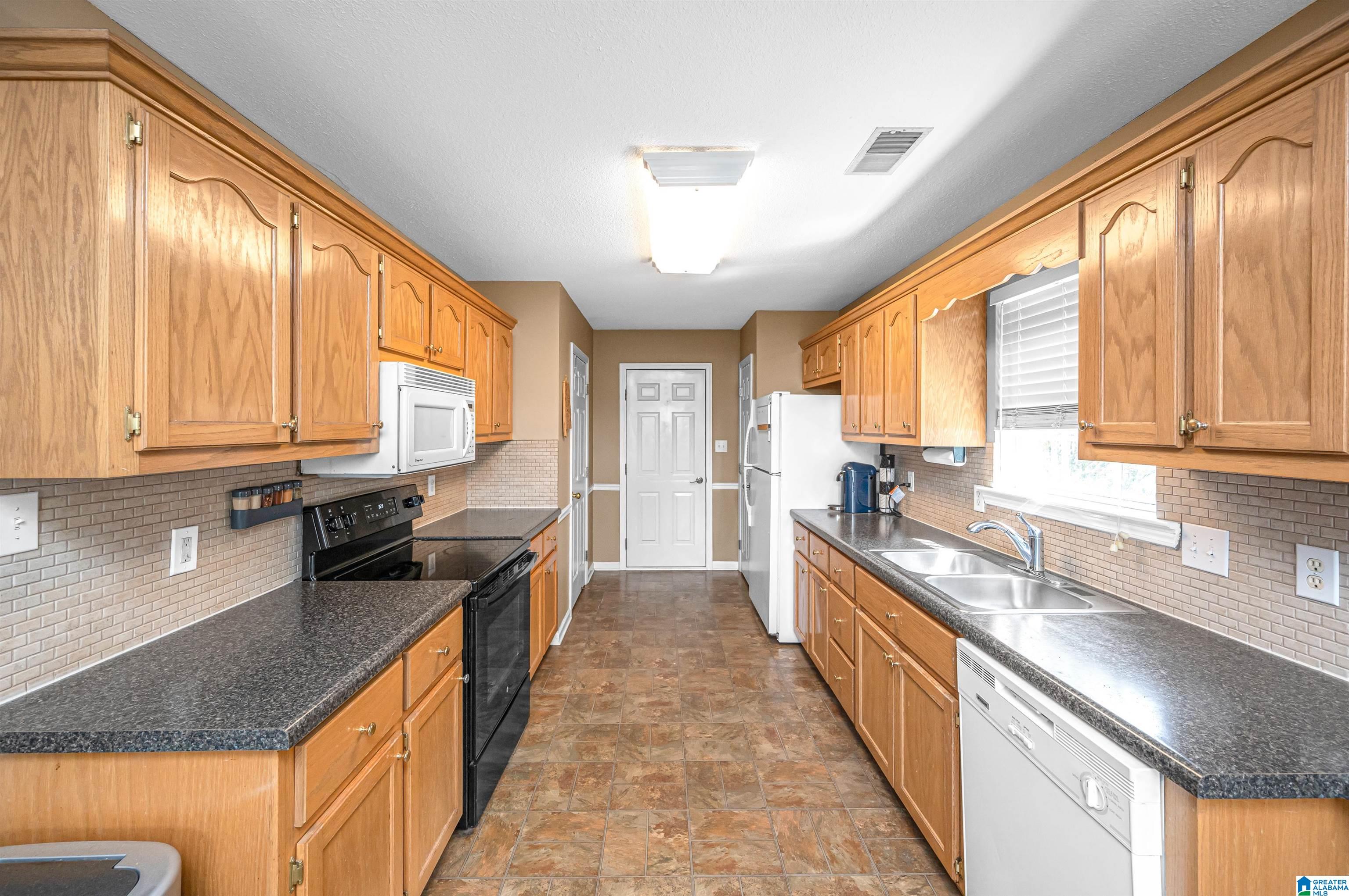 8030 Rockhampton Circle Helena, AL 35080 - Photo 13 of 37