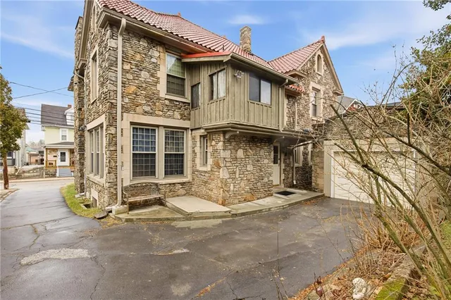 $250,000 | 122 North Rosina Avenue, Somerset, PA 15501