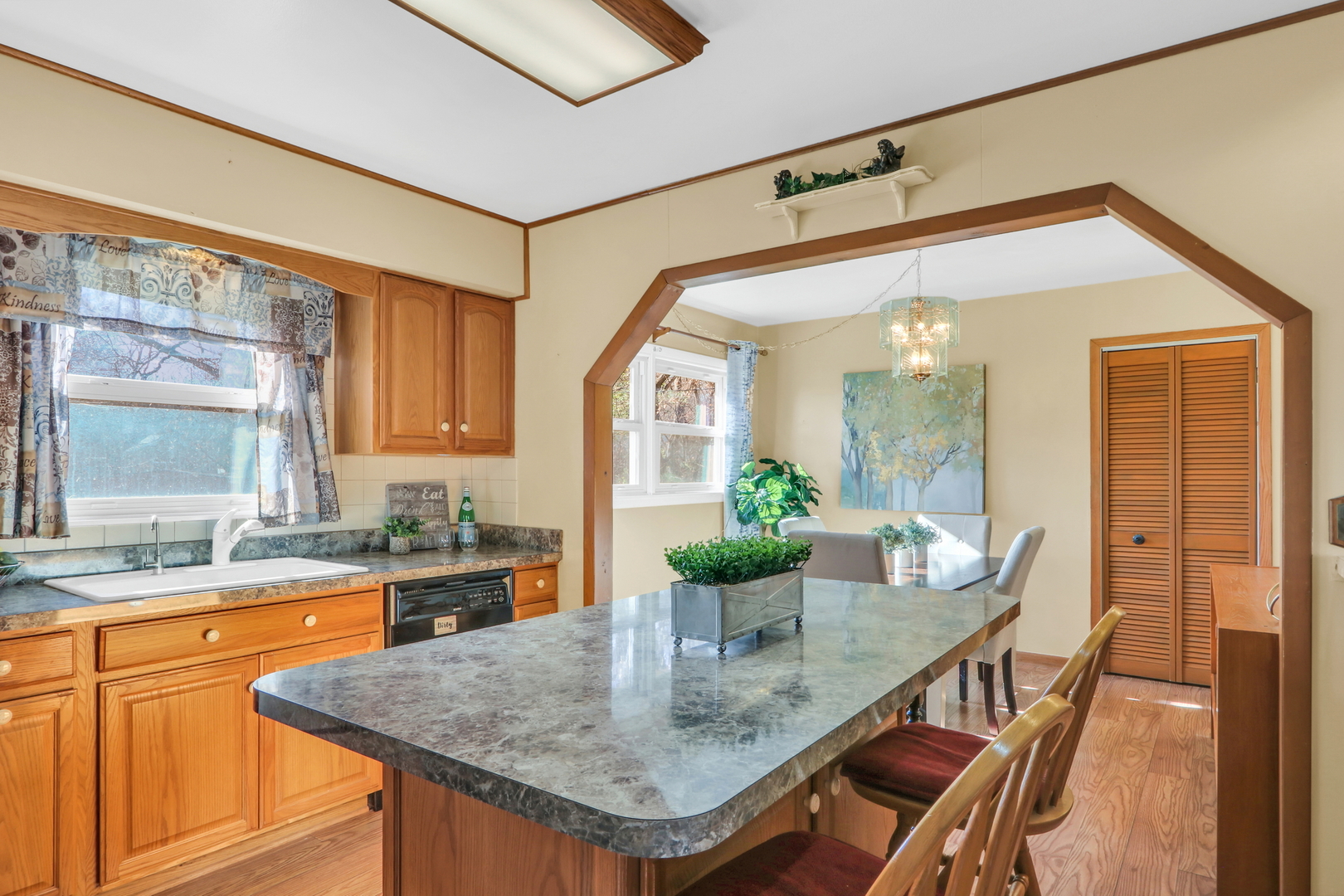 117 Kohl Avenue Spring Grove, IL 60081 - Photo 13 of 34 Gallery Image 13