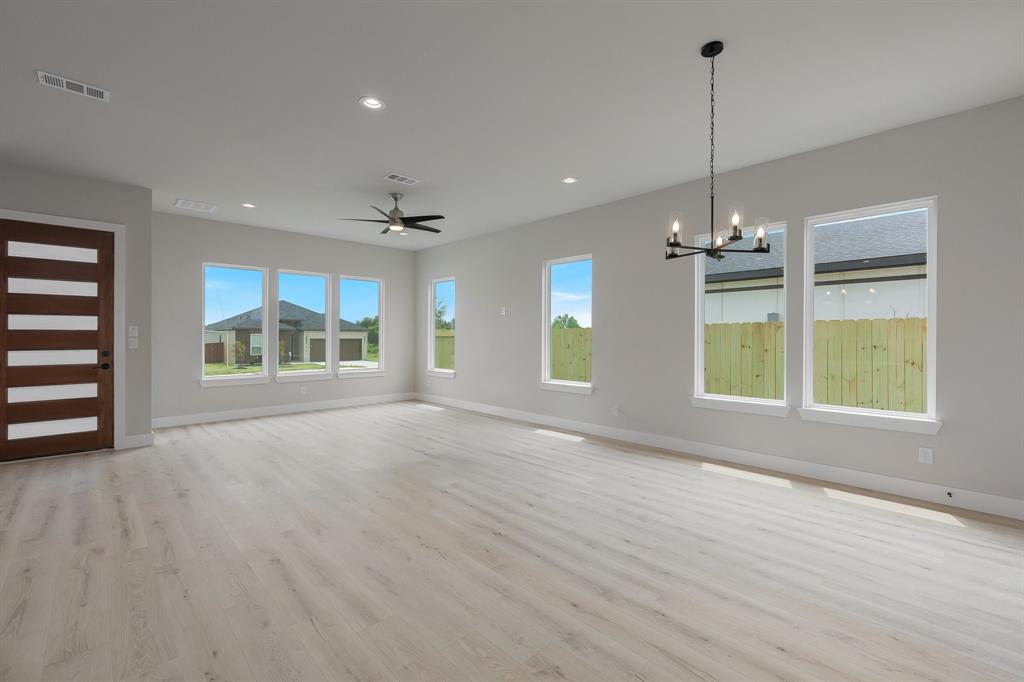 2421 Gooch Street Dallas, TX 75241 - Photo 15 of 39