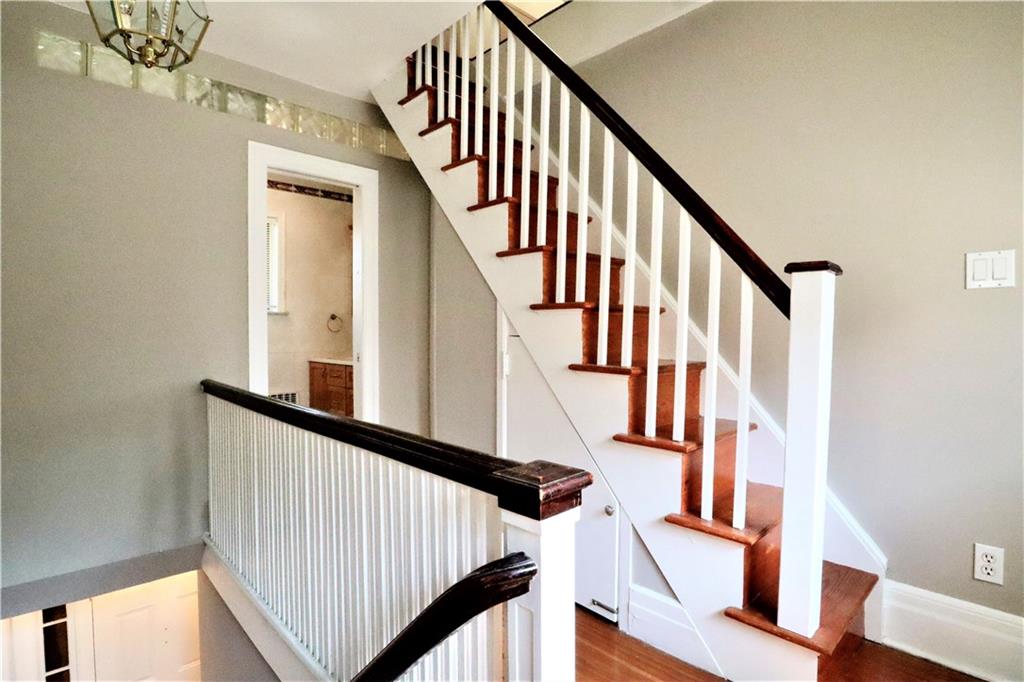 24 Wendover Road Queens, NY 11375 - Photo 13 of 34 a view of entryway