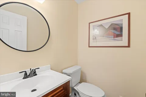 $1,250,000 | 3800 Ridgelea Drive, Fairfax, VA 22031