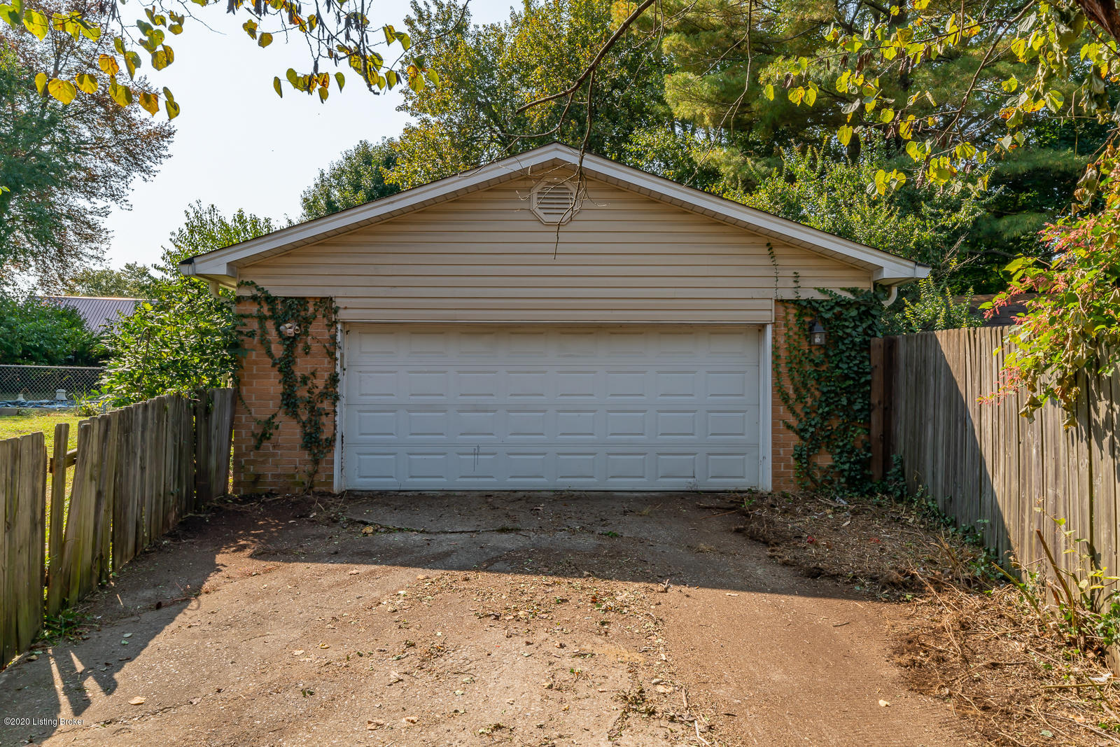 10212 Nanka Road Louisville, KY 40272 - Photo 34 of 42 10212 Nanka Rd L-37