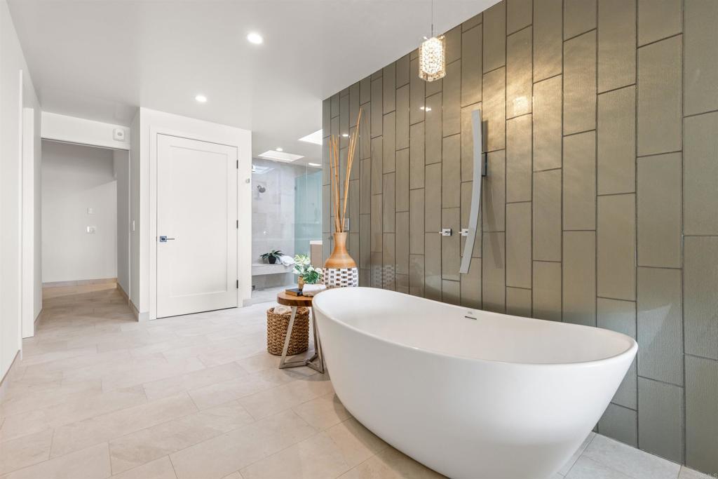 375 West I Street Encinitas, CA 92024 - Photo 42 of 65