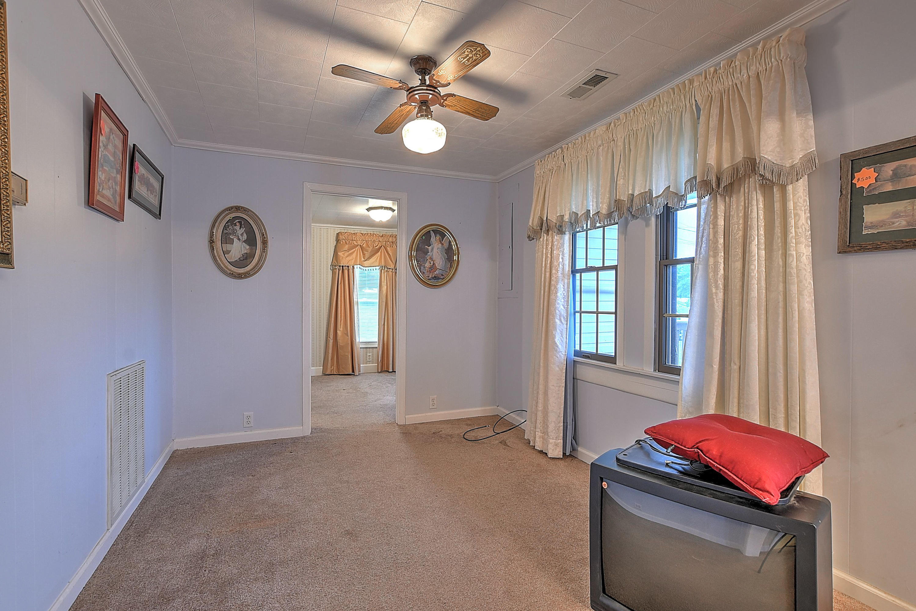 1414 West Vann Road Greeneville, TN 37743 - Photo 18 of 38 1414 W Vann-21