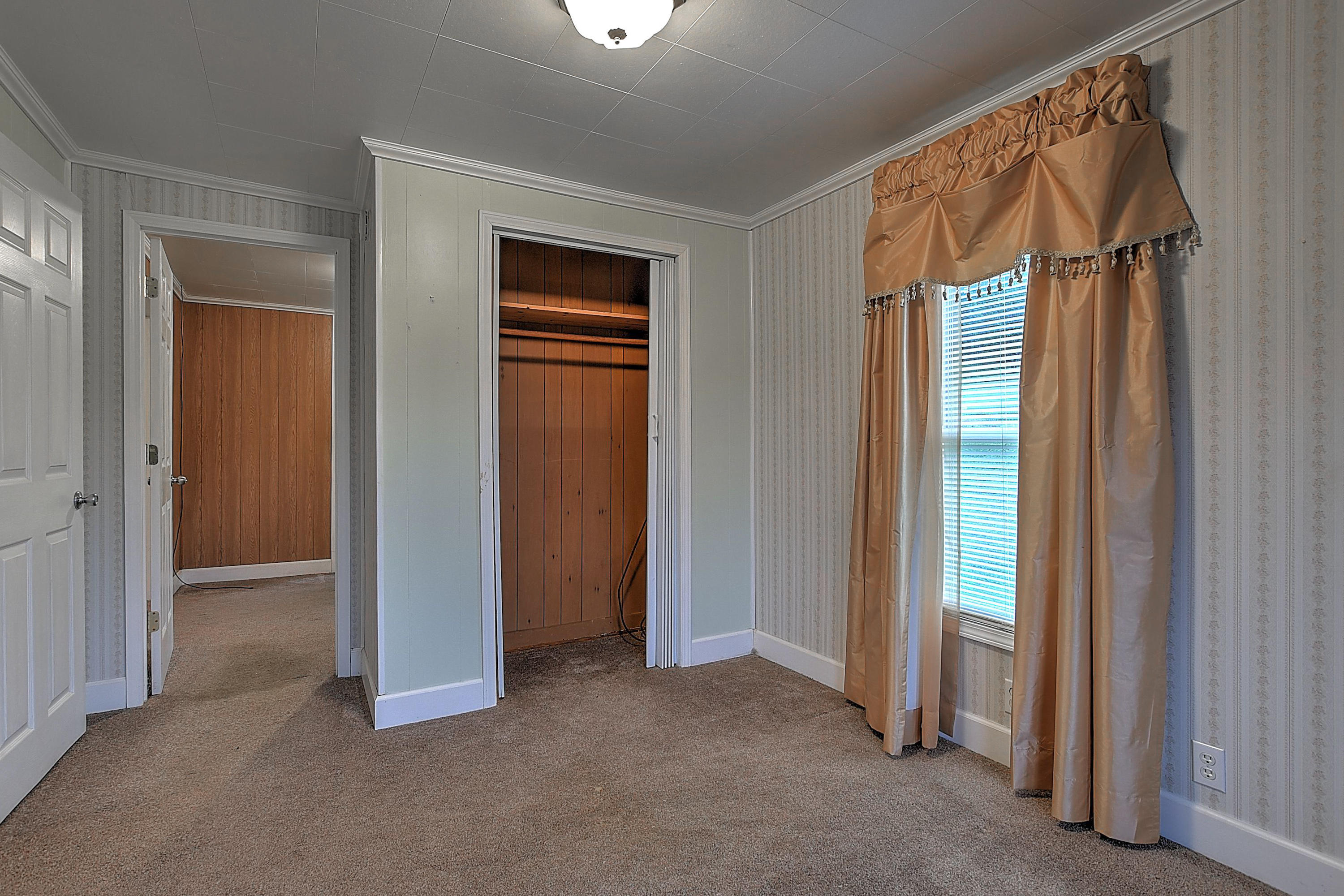 1414 West Vann Road Greeneville, TN 37743 - Photo 21 of 38 1414 W Vann-24