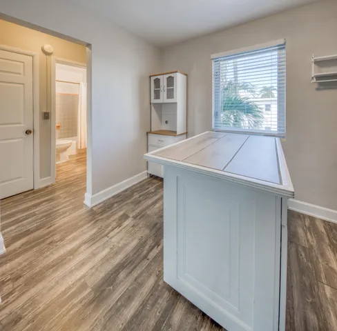 $1,590 | 101 South Palmway, Unit 11, Lake Worth Beach, FL 33460