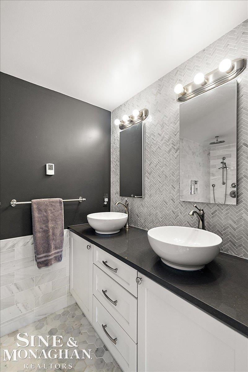 595 Thorntree Road Grosse Pointe Woods, MI 48236 - Photo 37 of 64