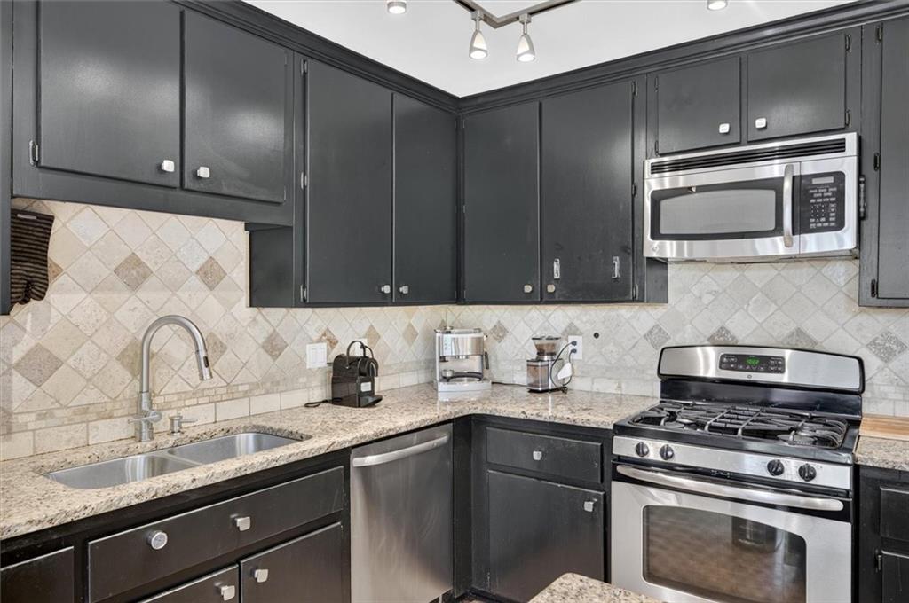 1981 Kinridge Road Marietta, GA 30062 - Photo 24 of 51 Gallery Image 24