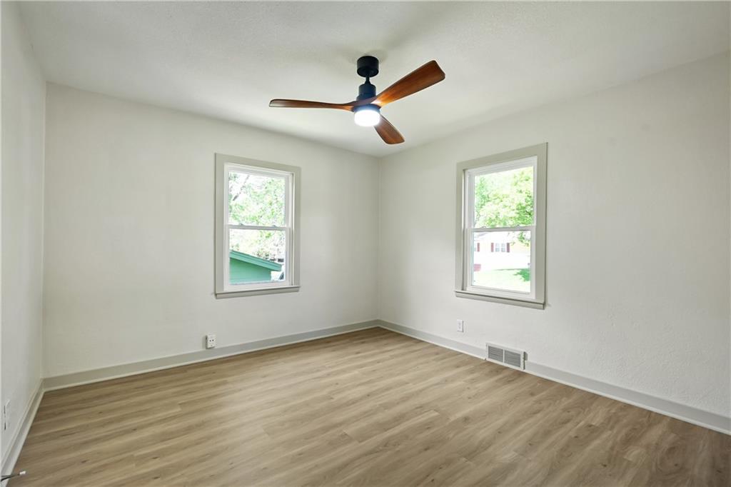 5627 Spring Avenue Kansas City, KS 66104 - Photo 11 of 31