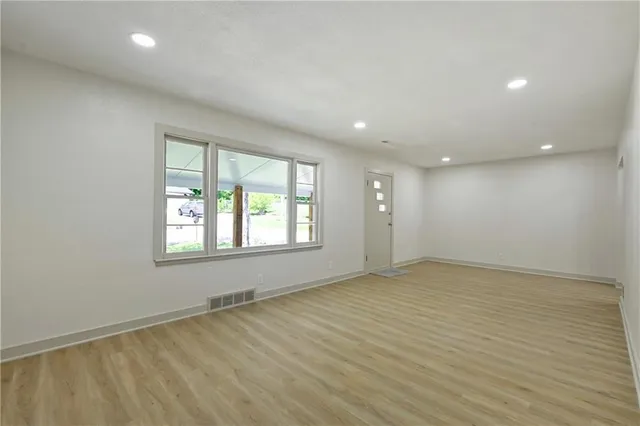 $285,000 | 5627 Spring Avenue, Kansas City, KS 66104