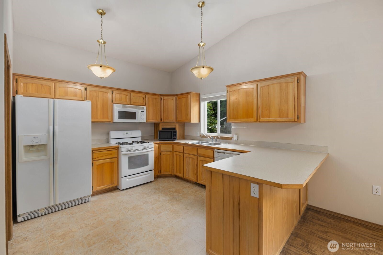 2220 Williams Road Oak Harbor, WA 98277 - Photo 14 of 37
