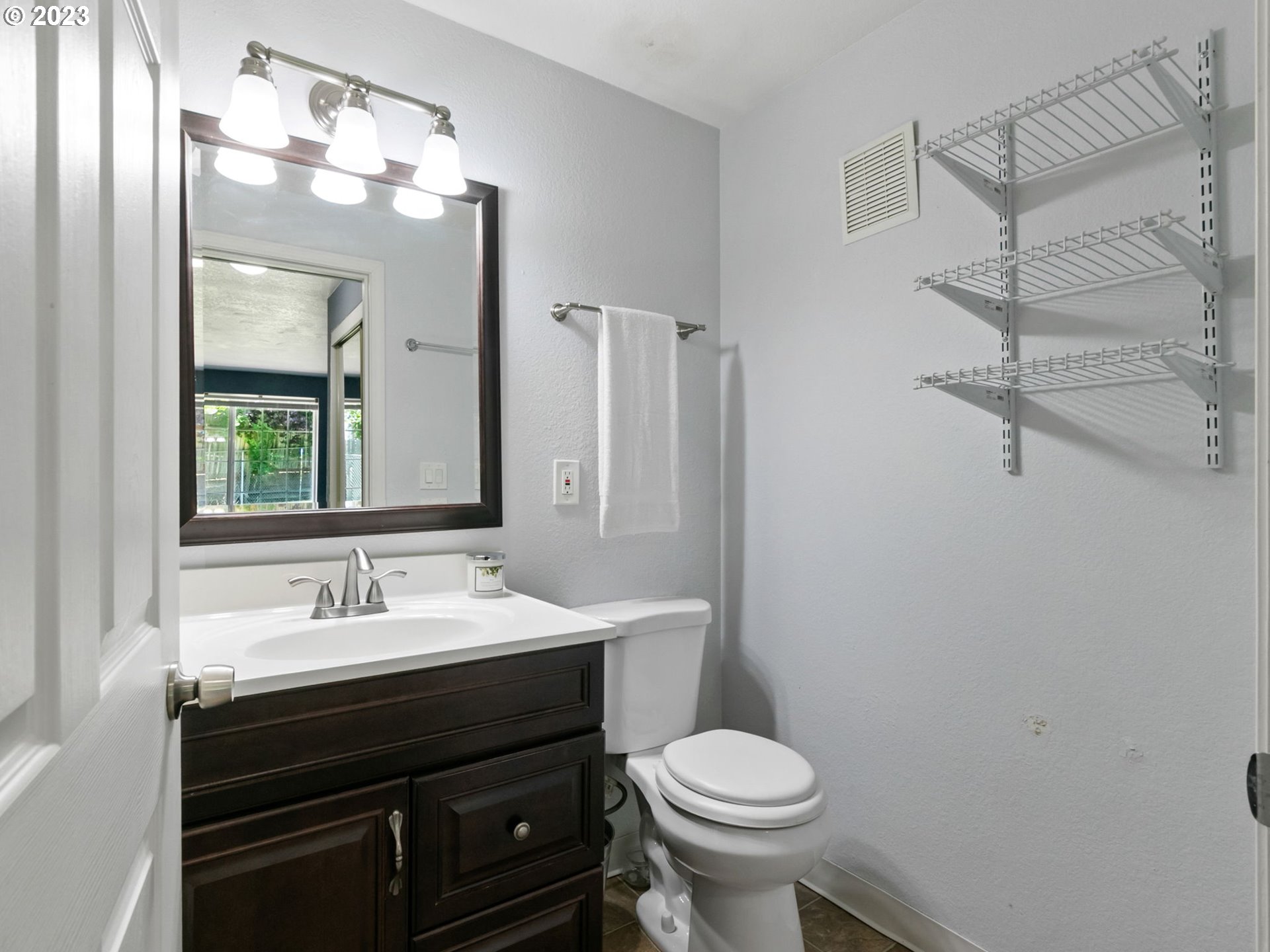 17548 Northwest Springville Road, Unit F5 Portland, OR 97229 - Photo 25 of 27 Gallery Image 25
