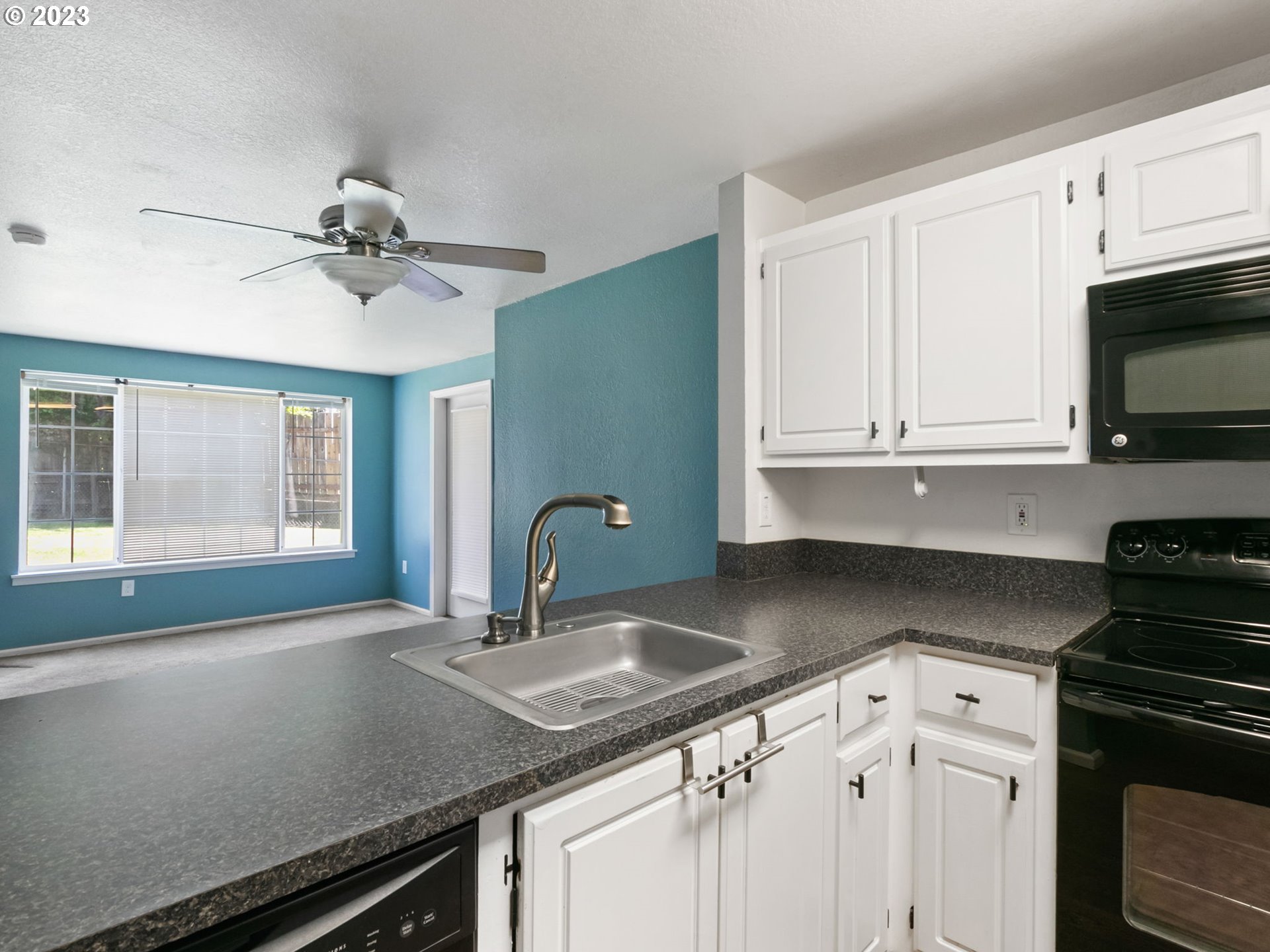 17548 Northwest Springville Road, Unit F5 Portland, OR 97229 - Photo 8 of 27 Gallery Image 8