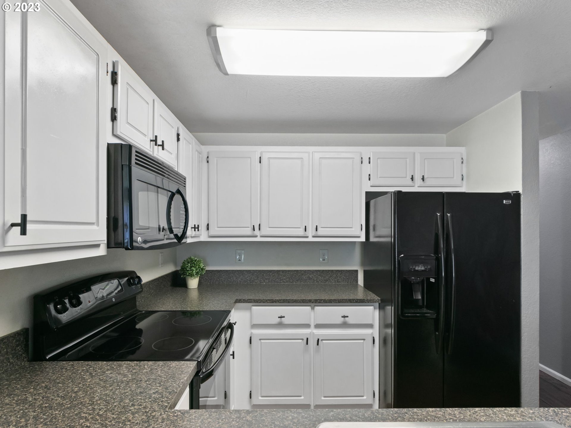 17548 Northwest Springville Road, Unit F5 Portland, OR 97229 - Photo 9 of 27 Gallery Image 9