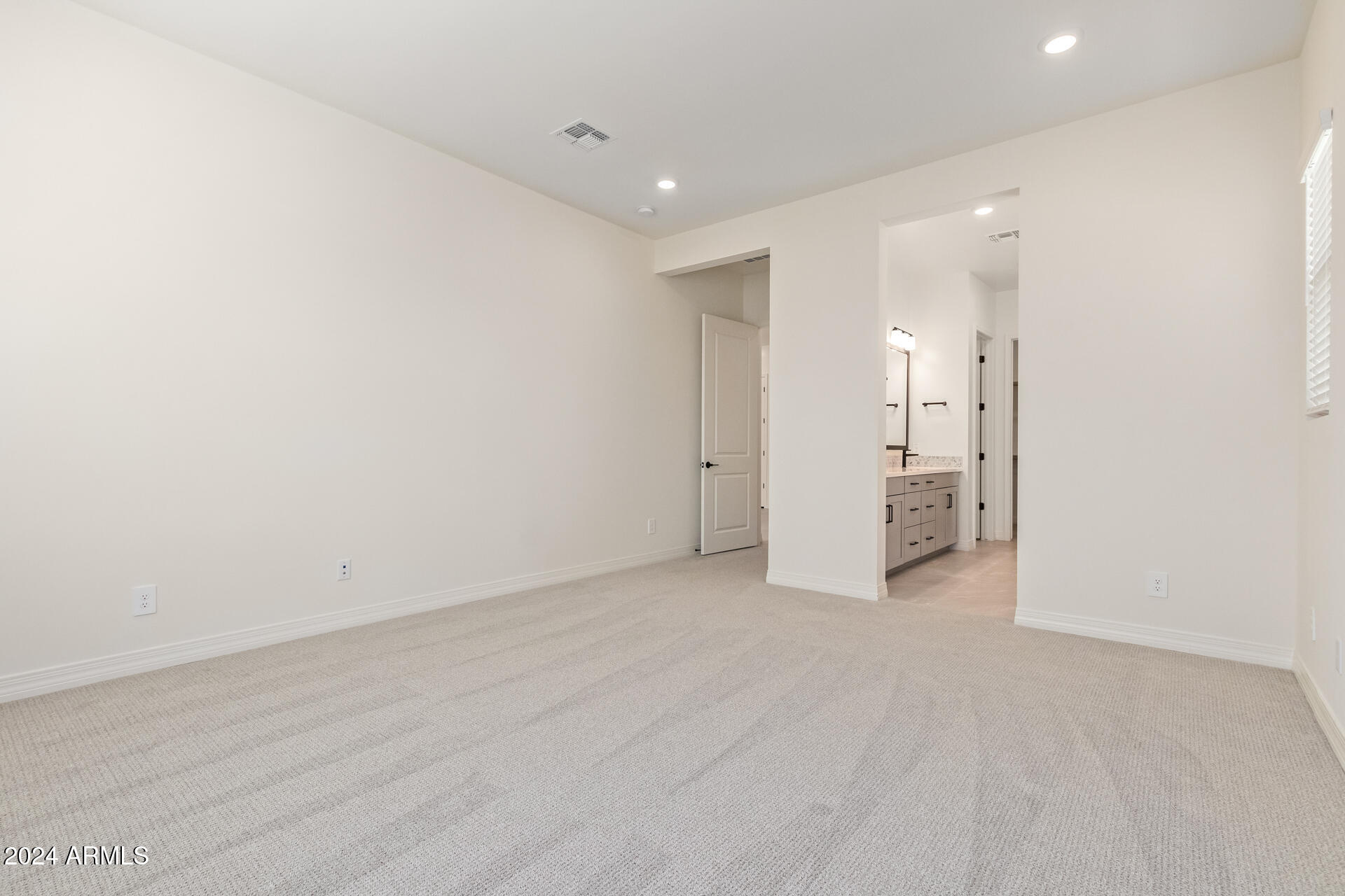 22681 East Bonanza Way Queen Creek, AZ 85142 - Photo 11 of 44 11 owner_s suite