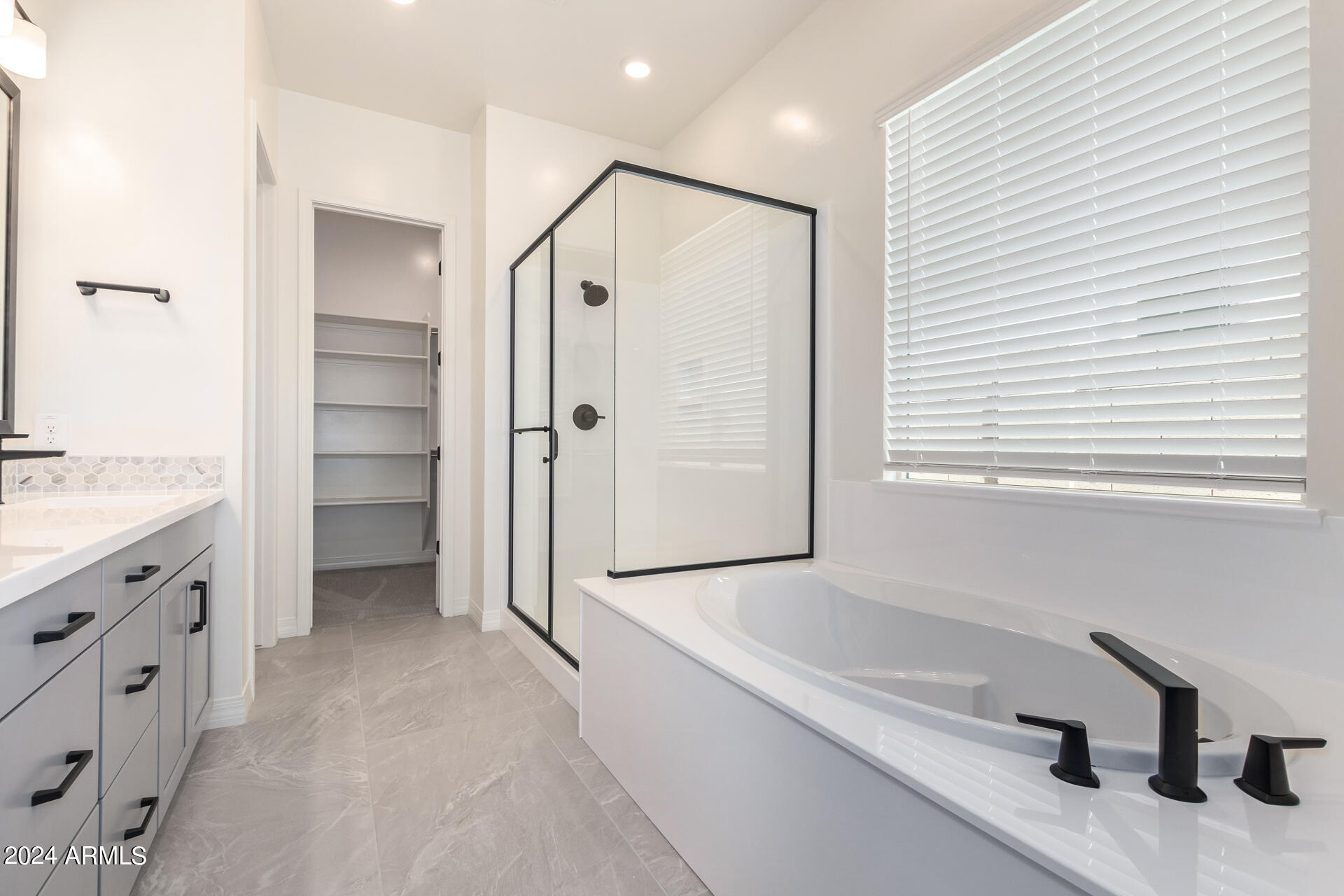 22681 East Bonanza Way Queen Creek, AZ 85142 - Photo 13 of 44 13 owner_s suite