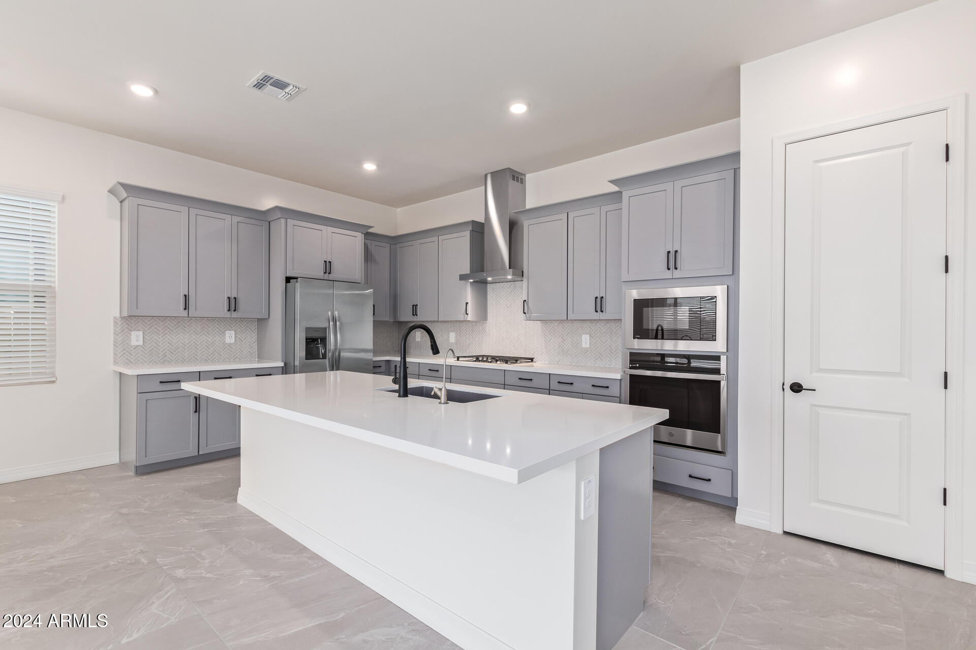 22681 East Bonanza Way Queen Creek, AZ 85142 - Photo 5 of 44 5 gourmet kitchen