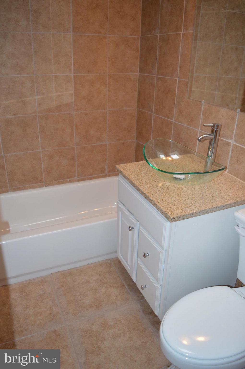 3400 Primrose Road Philadelphia, PA 19114 - Photo 17 of 30 Hall Bath