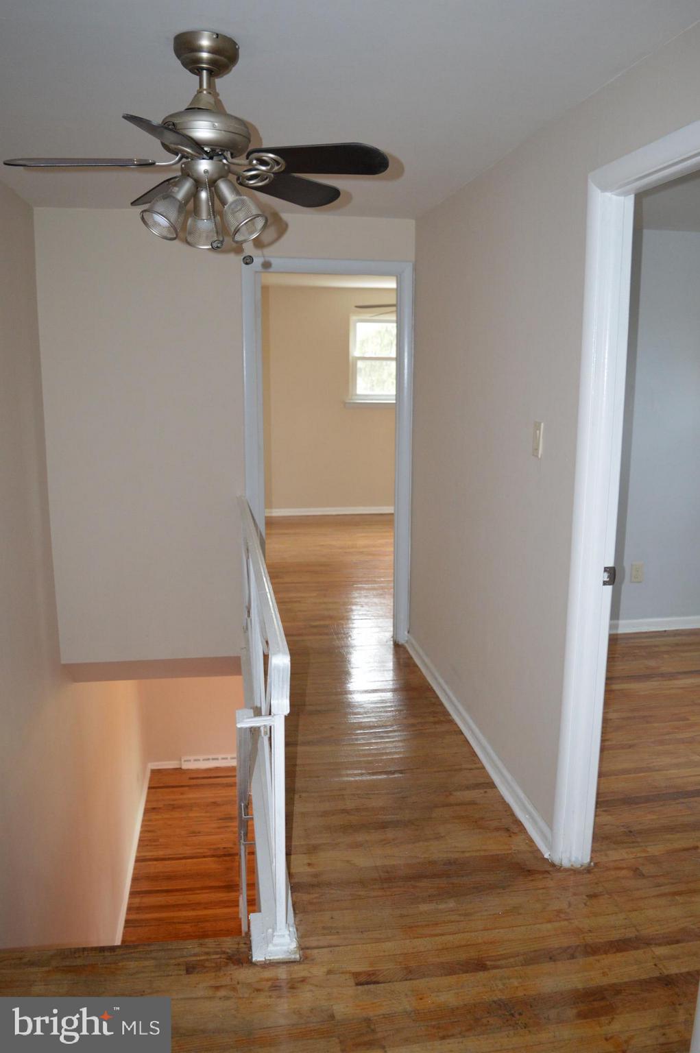 3400 Primrose Road Philadelphia, PA 19114 - Photo 22 of 30 Hallway
