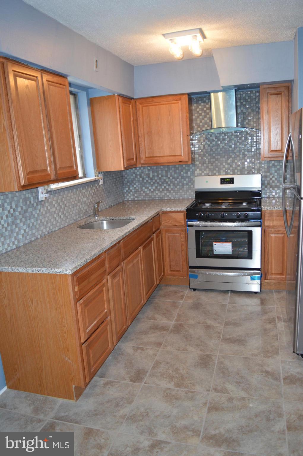 3400 Primrose Road Philadelphia, PA 19114 - Photo 6 of 30 Kitchen
