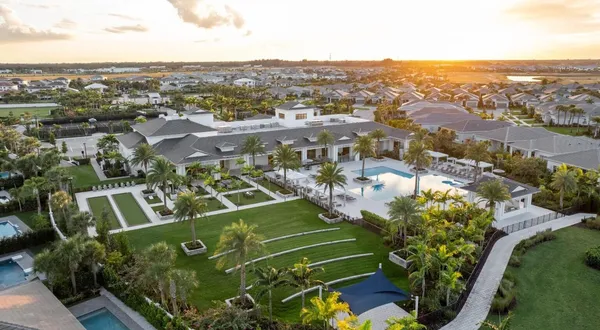 $1,649,000 | 9854 Regency Way, Palm Beach Gardens, FL 33412