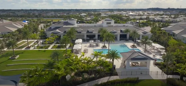 $1,649,000 | 9854 Regency Way, Palm Beach Gardens, FL 33412