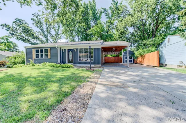 $299,900 | 2905 Maldon Lane, St. Charles, MO 63301