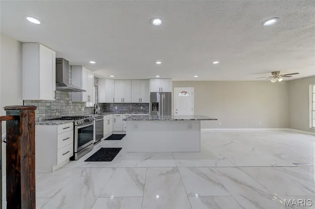 $299,900 | 2905 Maldon Lane, St. Charles, MO 63301