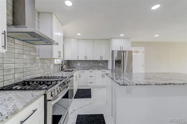 $299,900 | 2905 Maldon Lane, St. Charles, MO 63301