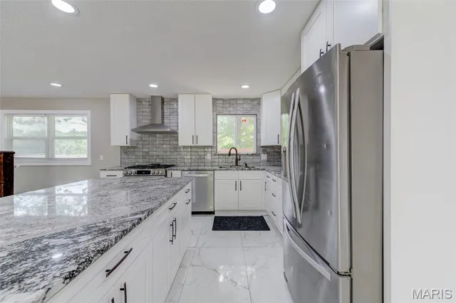 $299,900 | 2905 Maldon Lane, St. Charles, MO 63301