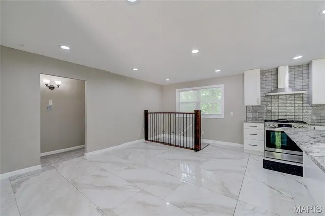 $299,900 | 2905 Maldon Lane, St. Charles, MO 63301