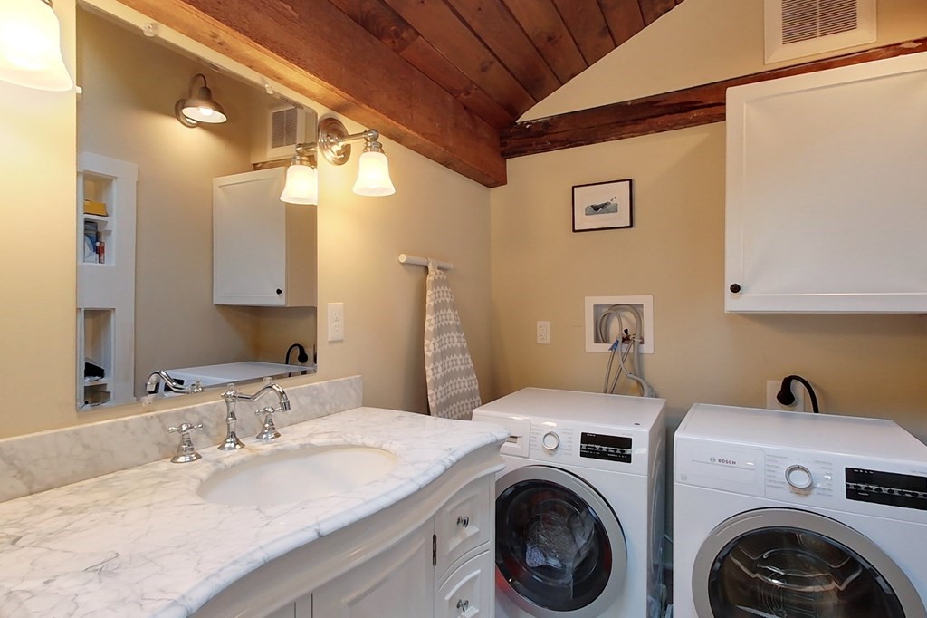 95 South Road Ashby, MA 01431 - Photo 15 of 33 a utility room with dryer and washer