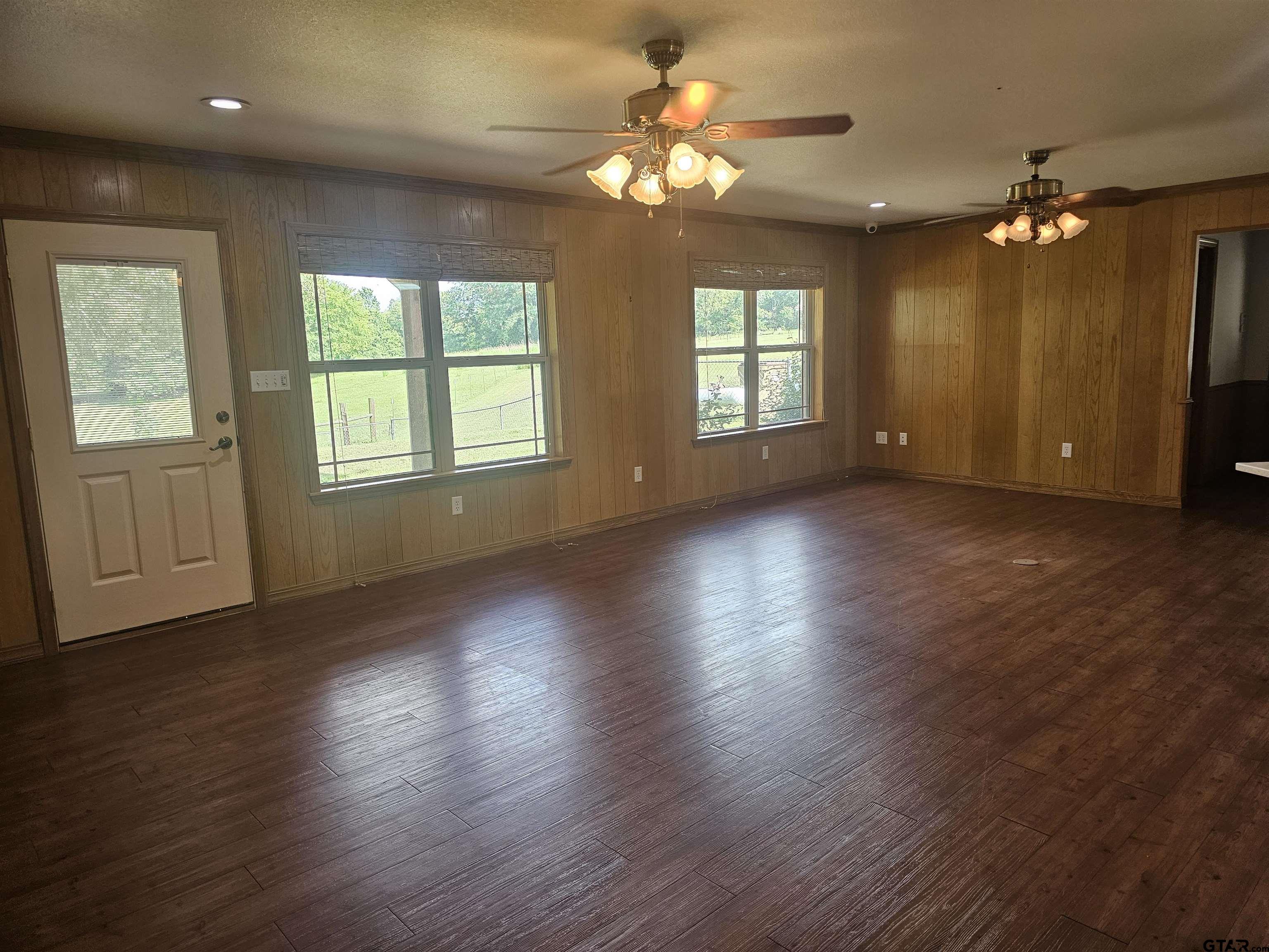 1316 Brown Road Henderson, TX 75652 - Photo 3 of 25