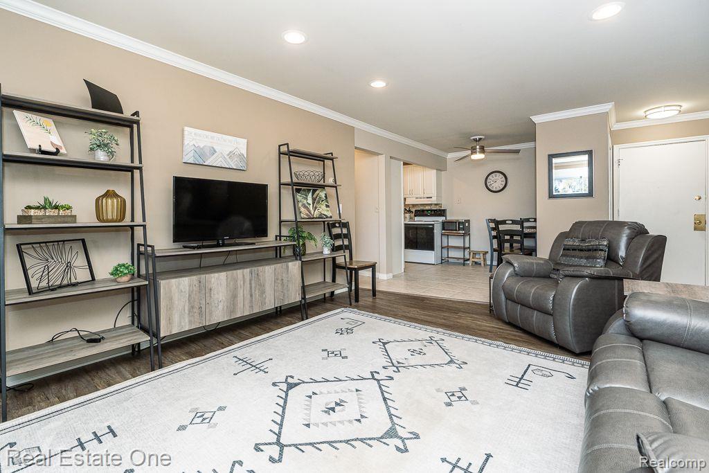 803 Plate Street, Unit 204 Rochester, MI 48307 - Photo 6 of 16