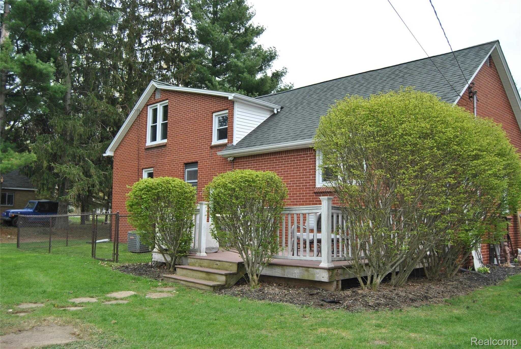 1315 Bowers Road Lapeer, MI 48446 - Photo 2 of 21 DSC_0295.JPG