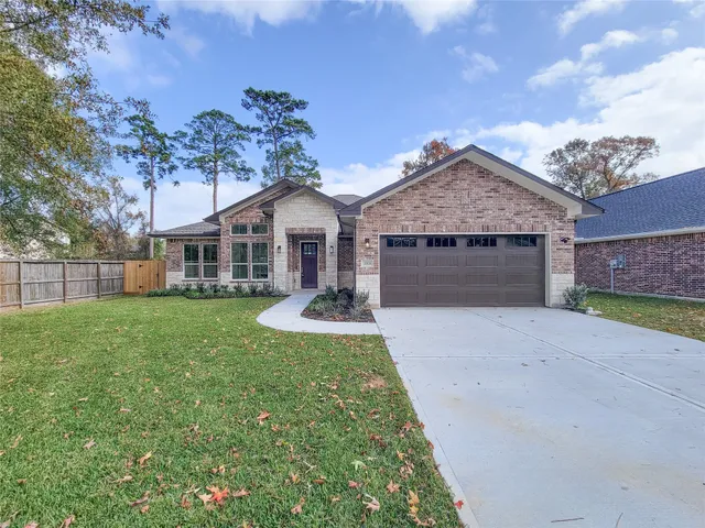 $450,000 | 10308 Lakewood Drive, Conroe, TX 77385