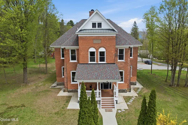 $729,000 | 66 Horicon Avenue, Unit 2W, Bolton, NY 12814