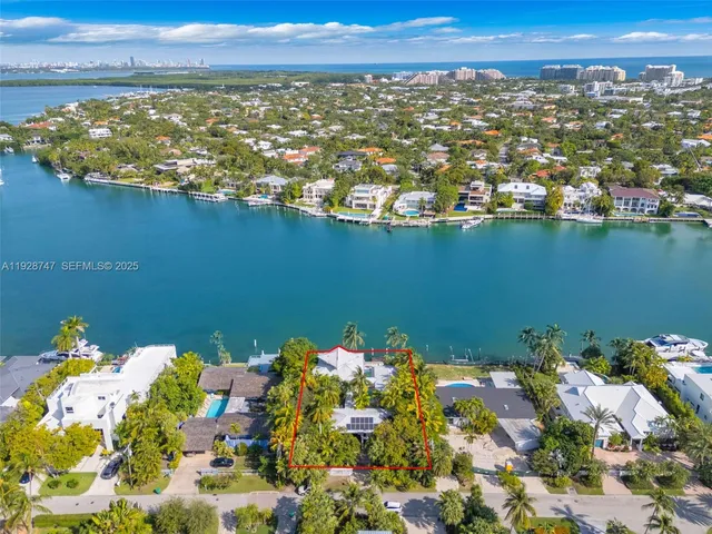$25,000 | 655 North Mashta Drive, Key Biscayne, FL 33149