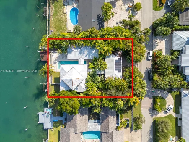 $25,000 | 655 North Mashta Drive, Key Biscayne, FL 33149
