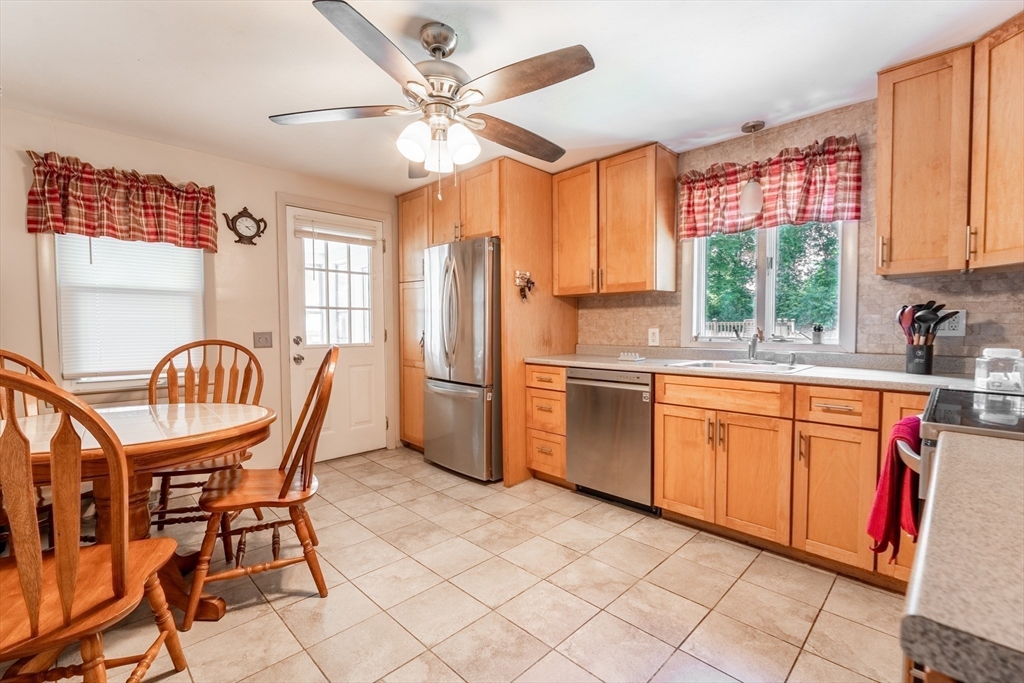 12 Kenway Drive Springfield, MA 01104 - Photo 8 of 29