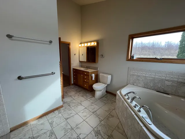 $2,800 | N3530 County Rd G, Fort Atkinson, WI 53538