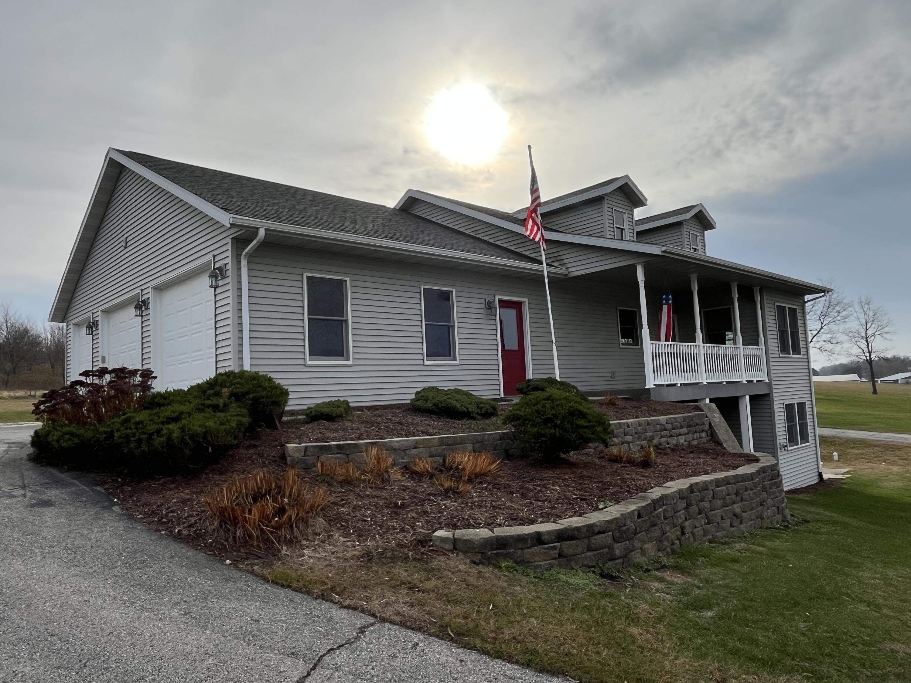 N3530 County Rd G Fort Atkinson, WI 53538 - Photo 2 of 19 IMG_2293