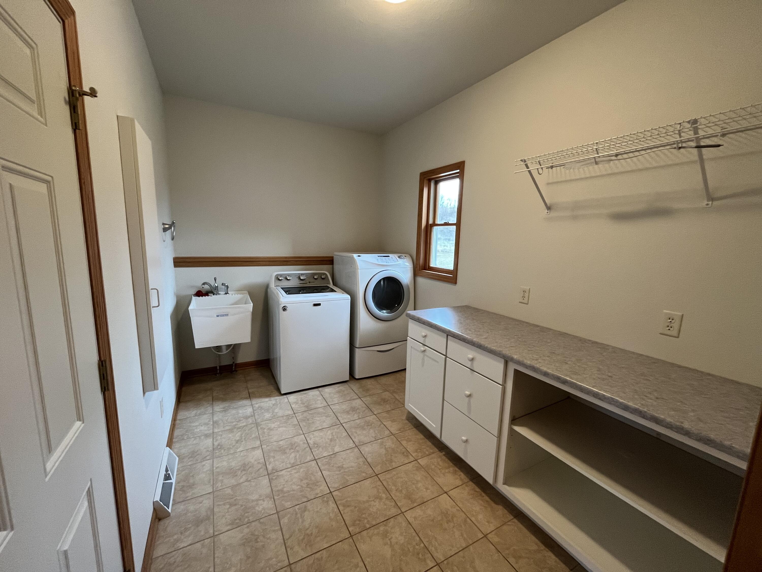 N3530 County Rd G Fort Atkinson, WI 53538 - Photo 9 of 19 IMG_2277