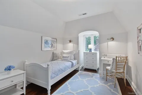 $3,795,000 | 21 Hampshire Road, Bronxville, NY 10708