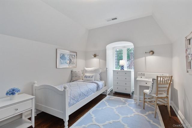 $3,795,000 | 21 Hampshire Road, Bronxville, NY 10708