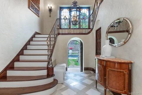 $3,795,000 | 21 Hampshire Road, Bronxville, NY 10708